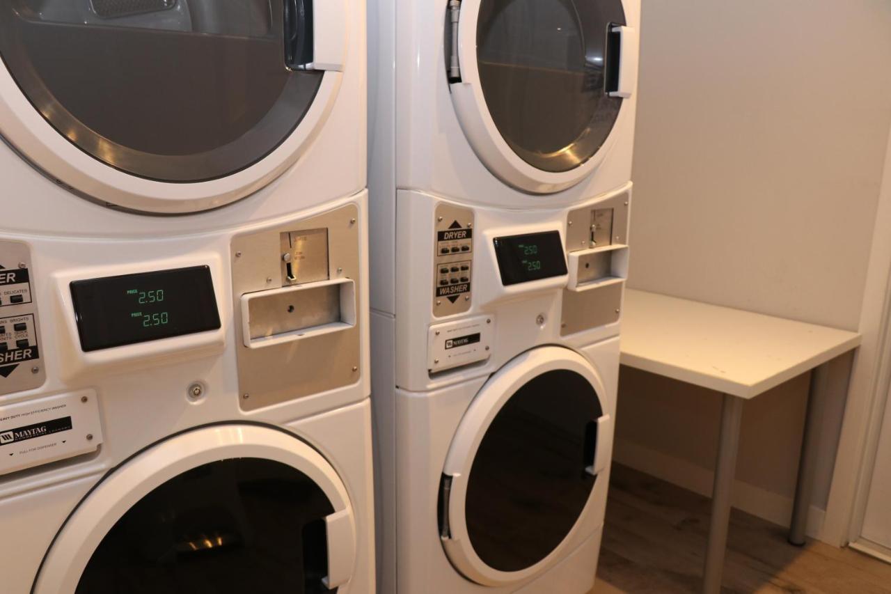 A Stylish Stay W/ A Queen Bed, Heated Floors.. #37 Brookline Exterior photo