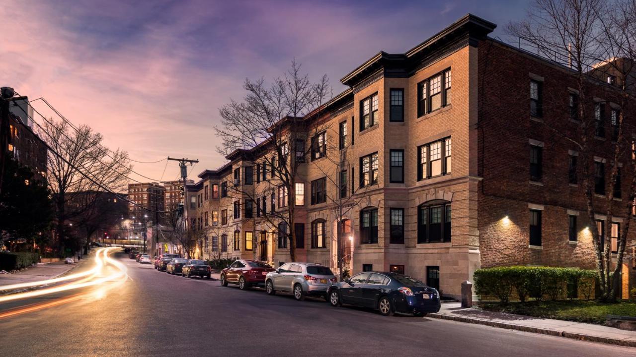 A Stylish Stay W/ A Queen Bed, Heated Floors.. #37 Brookline Exterior photo
