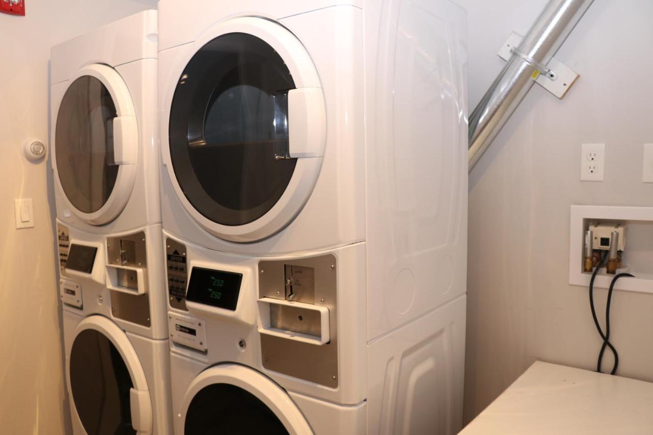 A Stylish Stay W/ A Queen Bed, Heated Floors.. #37 Brookline Exterior photo