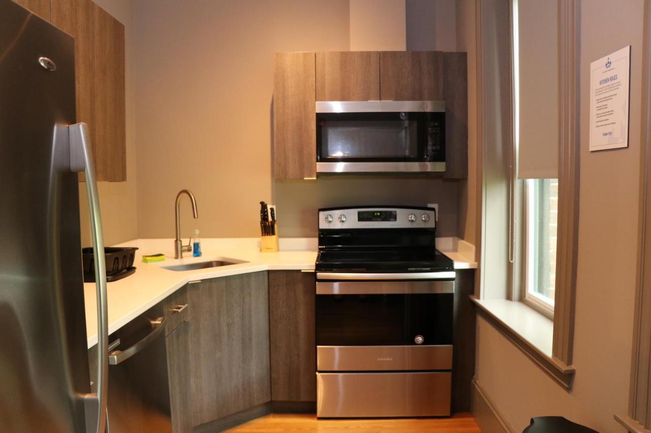 A Stylish Stay W/ A Queen Bed, Heated Floors.. #37 Brookline Exterior photo